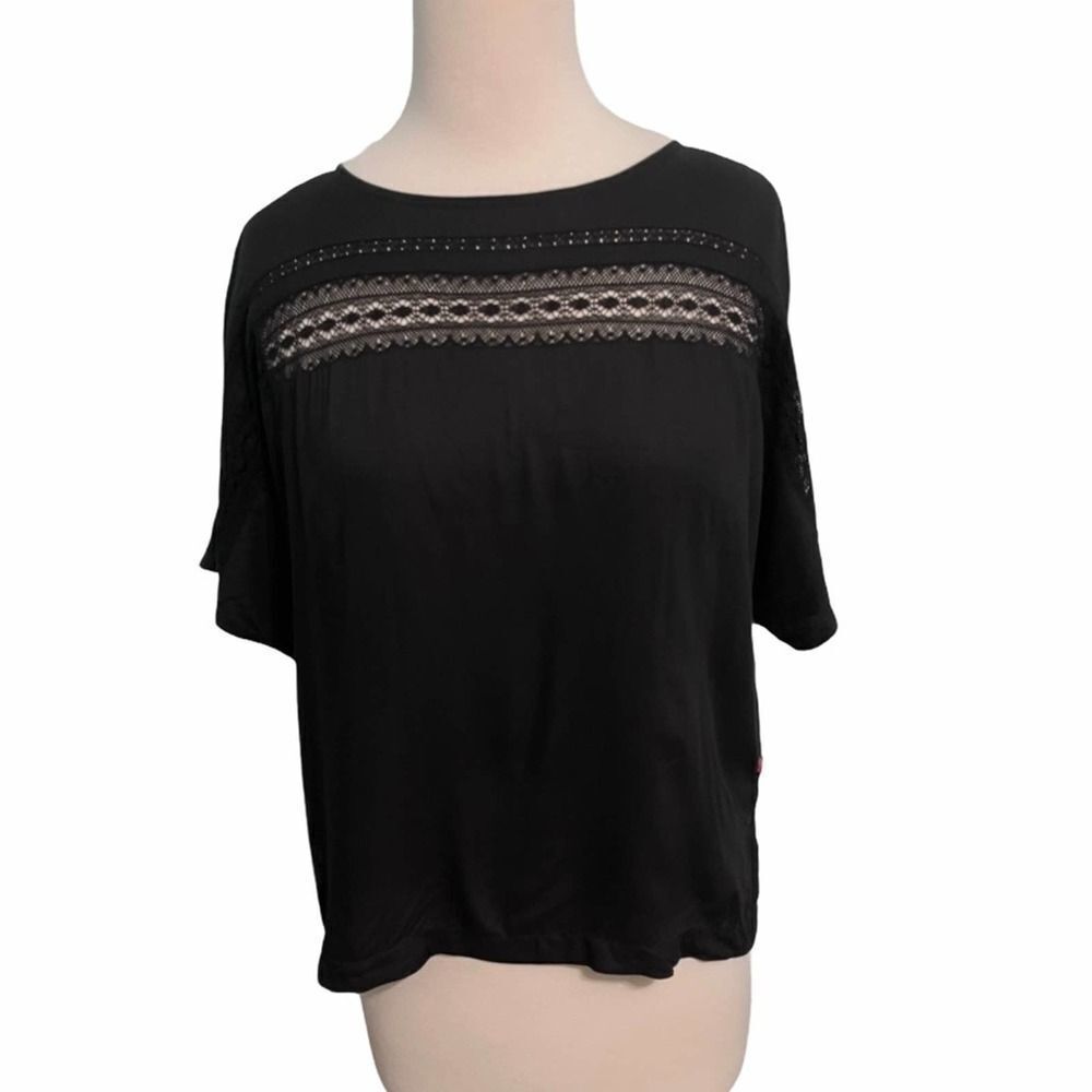 Levi’s Cutout Lace Keyhole Blouse Top Black Small‎